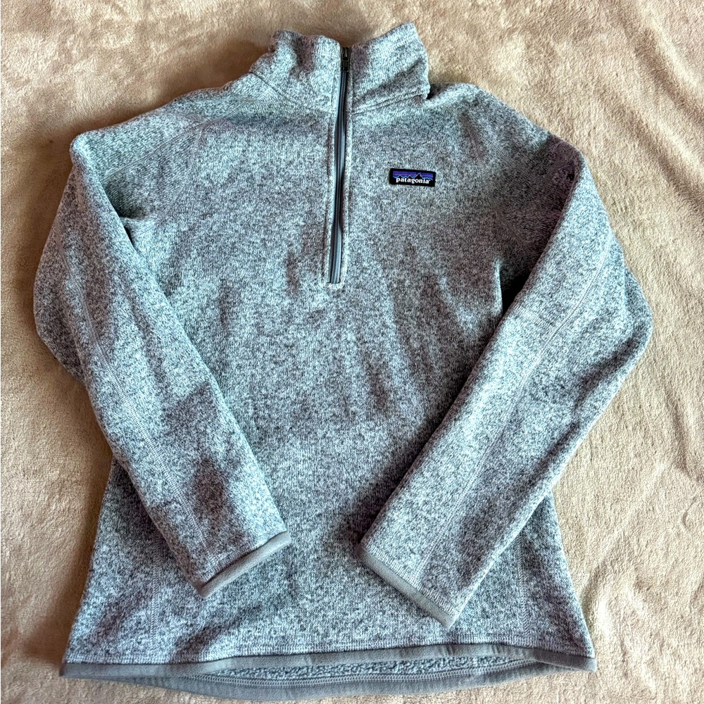 Patagonia quarter zip fleece. Size XS, in good condition.